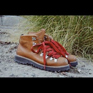 Danner Mountain Light Cascade Boots